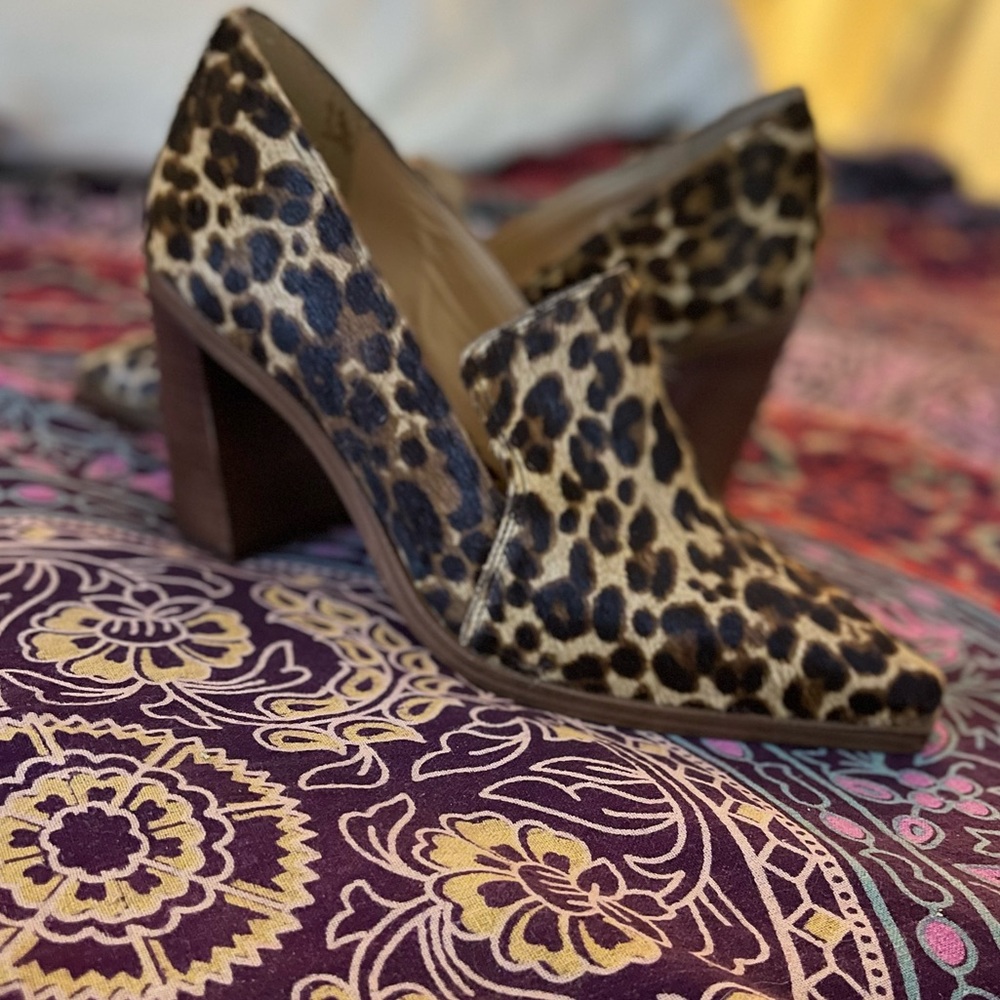 Vince Camuto Wevenly Calf Hair Heels 8.5 / 38.5 NWOT